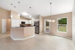 2104 E Parkton Dr, Deltona, FL 32725 - Photo 10