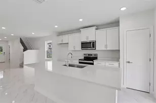 3255 Cup Dr, Lakeland, FL 33803 - Photo 8