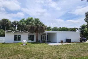 1715 York Ct, Fort Pierce, FL 34982 - Photo 1