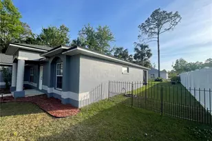 10 Pine Tree Dr, Palm Coast, FL 32164 - Photo 8