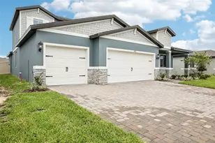1763 Draughton Dr, Zephyrhills, FL 33541 - Photo 2