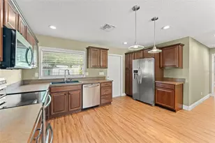 17 S Aurora Dr, Apopka, FL 32703 - Photo 6