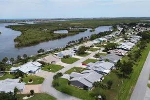 1111 Harbour Point Dr, Port Orange, FL 32127 - Photo 6