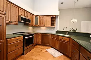 2928 Lake Pineloch Blvd, Orlando, FL 32806 - Photo 8