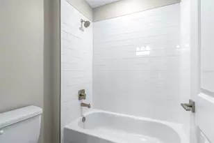 1262 Champions Dr, Daytona Beach, FL 32124 - Photo 34