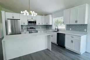 215 Hollowbrook Cir, Daytona Beach, FL 32114 - Photo 10