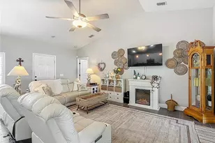 439 Lake Daisy Dr, Winter Haven, FL 33884 - Photo 4