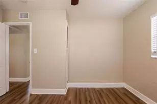 1020 58th Ave N, Saint Petersburg, FL 33703 - Photo 10