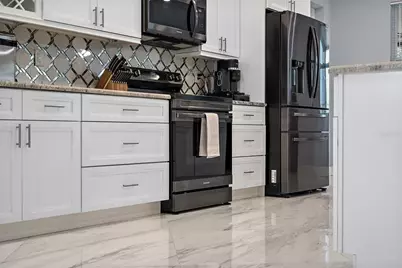 3244 55th Ave N, Saint Petersburg, FL 33714 - Photo 12