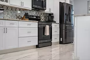 3244 55th Ave N, Saint Petersburg, FL 33714 - Photo 12