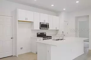 9112 Wildlight Trl, Wildwood, FL 34785 - Photo 2