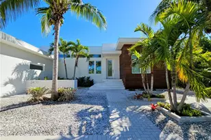2408 Nassau St, Sarasota, FL 34231 - Photo 2