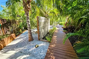 2408 Nassau St, Sarasota, FL 34231 - Photo 46