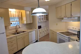 925 Beechwood Ave, Lady Lake, FL 32159 - Photo 10