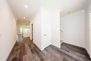 300 Mitnik Dr, Deltona, FL 32738 - Photo 8