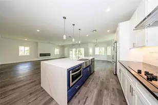 300 Mitnik Dr, Deltona, FL 32738 - Photo 14