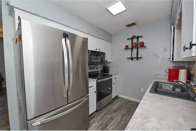 881 Cedar Circle, Tavares, FL 32778 - Photo 8