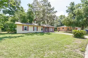 881 Cedar Cir, Tavares, FL 32778 - Photo 4