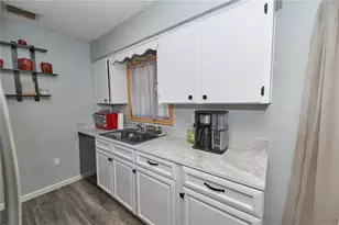 881 Cedar Cir, Tavares, FL 32778 - Photo 16