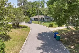 881 Cedar Cir, Tavares, FL 32778 - Photo 48