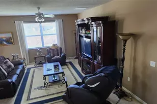 7620 Tangle Rush Dr, Gibsonton, FL 33534 - Photo 2