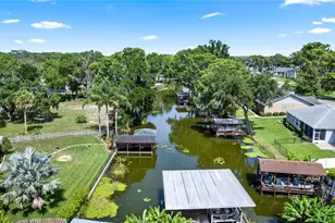 225 Temple Cir, Eustis, FL 32726 - Photo 2