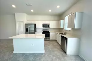 422 Bogey Dr, Davenport, FL 33896 - Photo 4