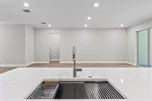 136 N James Pl, Groveland, FL 34736 - Photo 16