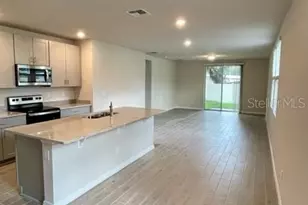 3233 Fresno Pl, Zephyrhills, FL 33543 - Photo 4