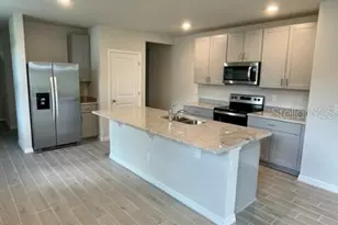 3233 Fresno Pl, Zephyrhills, FL 33543 - Photo 6