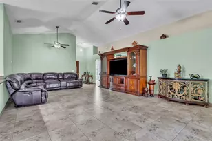 574 Rouzer St, Apopka, FL 32712 - Photo 6