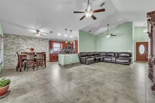 574 Rouzer St, Apopka, FL 32712 - Photo 4