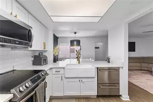 2485 Lakeway Branch Dr, Orlando, FL 32839 - Photo 6