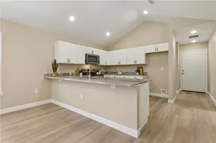 1031 Morningside Dr, Eustis, FL 32726 - Photo 10