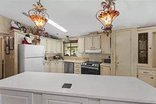 2002 S Citrus Cir, Zellwood, FL 32798 - Photo 10