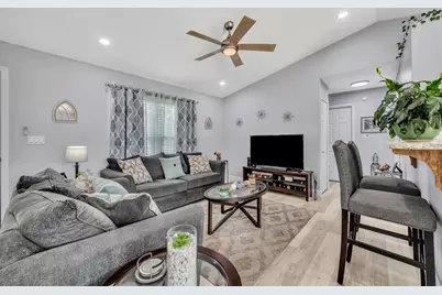 3043 Mapleshade Street, Deltona, FL 32738 - Photo 4