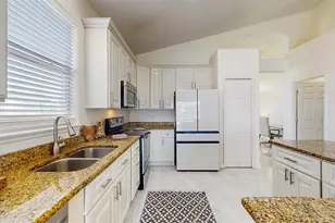 2510 Trapside Ct, Kissimmee, FL 34746 - Photo 12