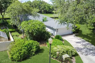 42 W Grenewood Ln, Haines City, FL 33844 - Photo 2