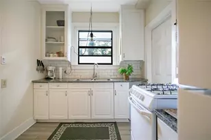 1600 Dauphin Ln, Orlando, FL 32803 - Photo 10