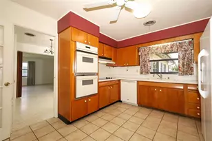 2417 Bayfront Pkwy, Orlando, FL 32806 - Photo 12