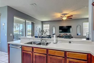 2530 The Oaks Blvd, Kissimmee, FL 34746 - Photo 10