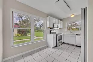 557 Hunter Cir, Kissimmee, FL 34758 - Photo 12