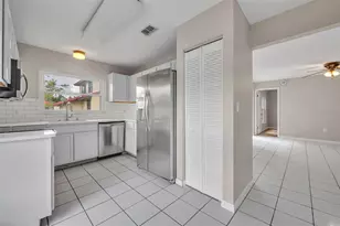 557 Hunter Cir, Kissimmee, FL 34758 - Photo 14