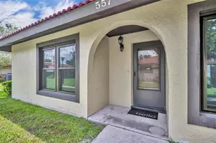 557 Hunter Cir, Kissimmee, FL 34758 - Photo 4