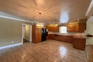 5627 Oakland Dr, Tampa, FL 33617 - Photo 16