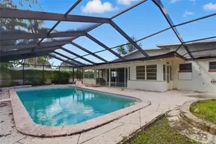 5627 Oakland Dr, Tampa, FL 33617 - Photo 46