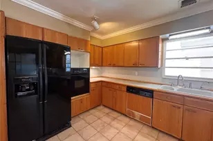 5627 Oakland Dr, Tampa, FL 33617 - Photo 22