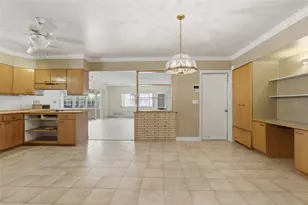 5627 Oakland Dr, Tampa, FL 33617 - Photo 14