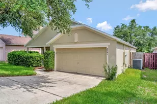 2081 Newtown Rd, Groveland, FL 34736 - Photo 2