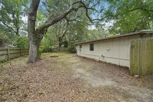 518 NW 36th Ter, Gainesville, FL 32607 - Photo 22